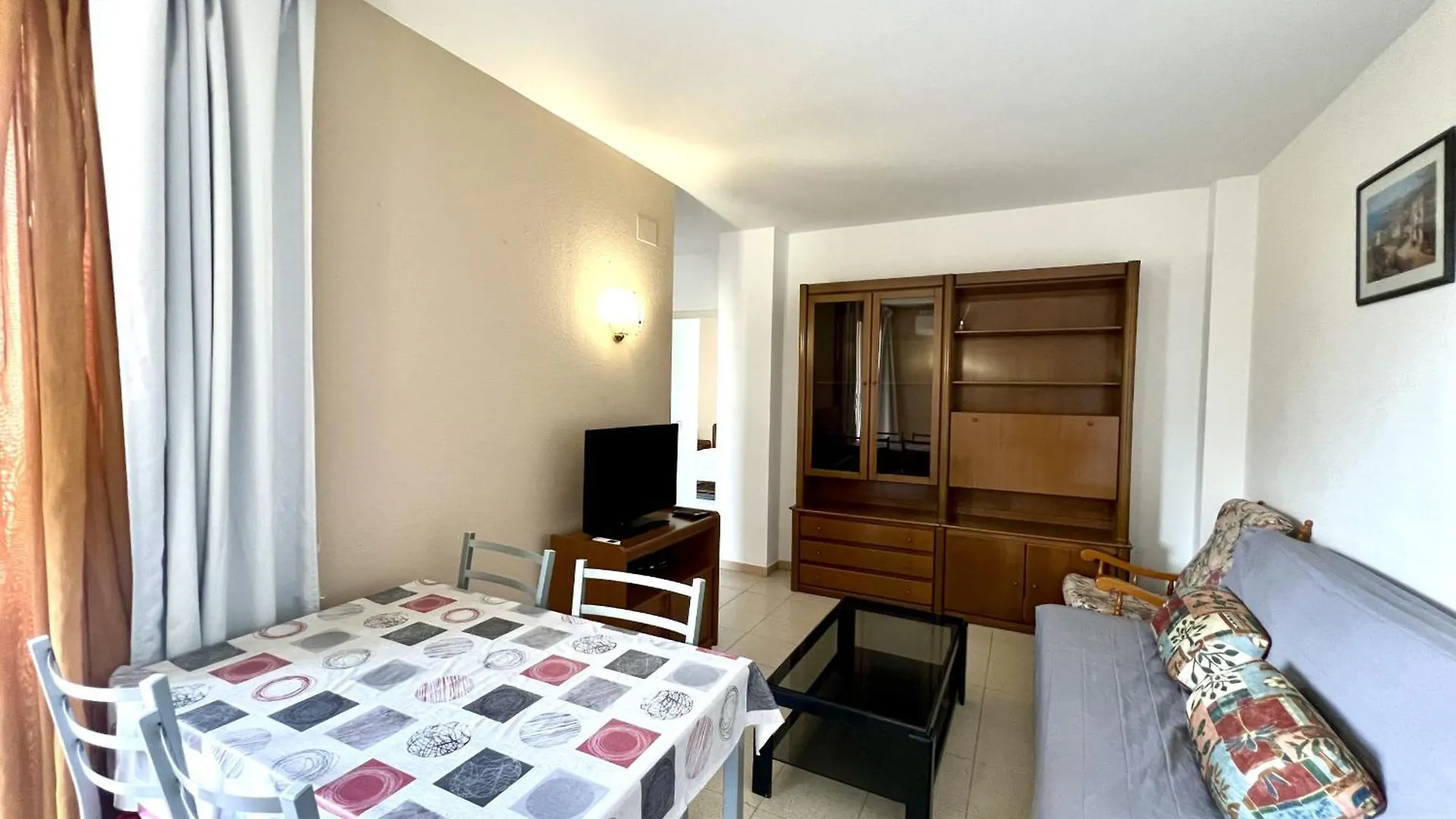 Mediterrani Roses Apartment